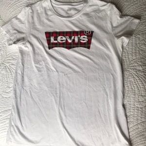 Levi’s tshirt